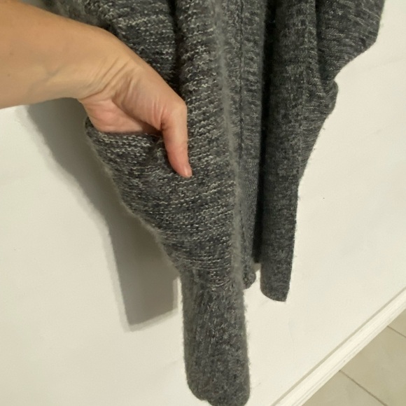 Aritzia Babaton Italian Mohair Alpaca Wool Javier Cocoon Sweater Oversized - Picture 6 of 10